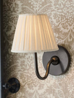 Load image into Gallery viewer, Vintage Brass Burlap Wall Lamp
